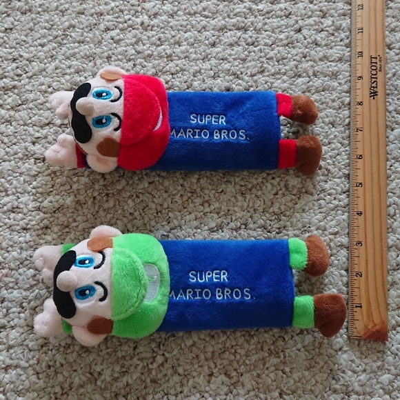 Super Mario Bros Plush car set belts covers Set - Red and Green - Picture 7 of 9